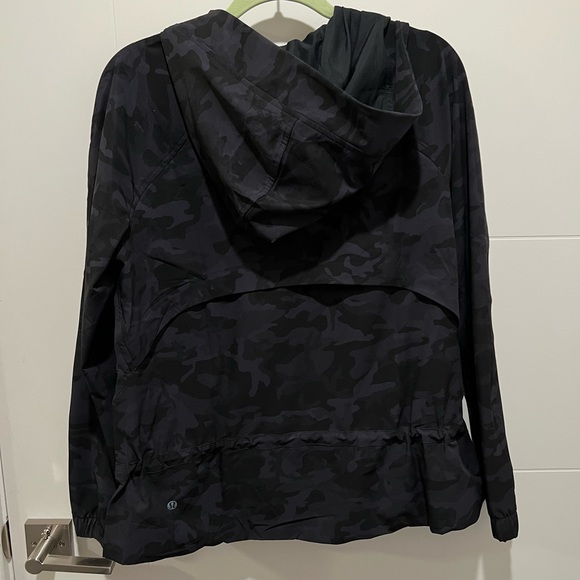 Lululemon Pack It Up Jacket - Picture 3 of 5